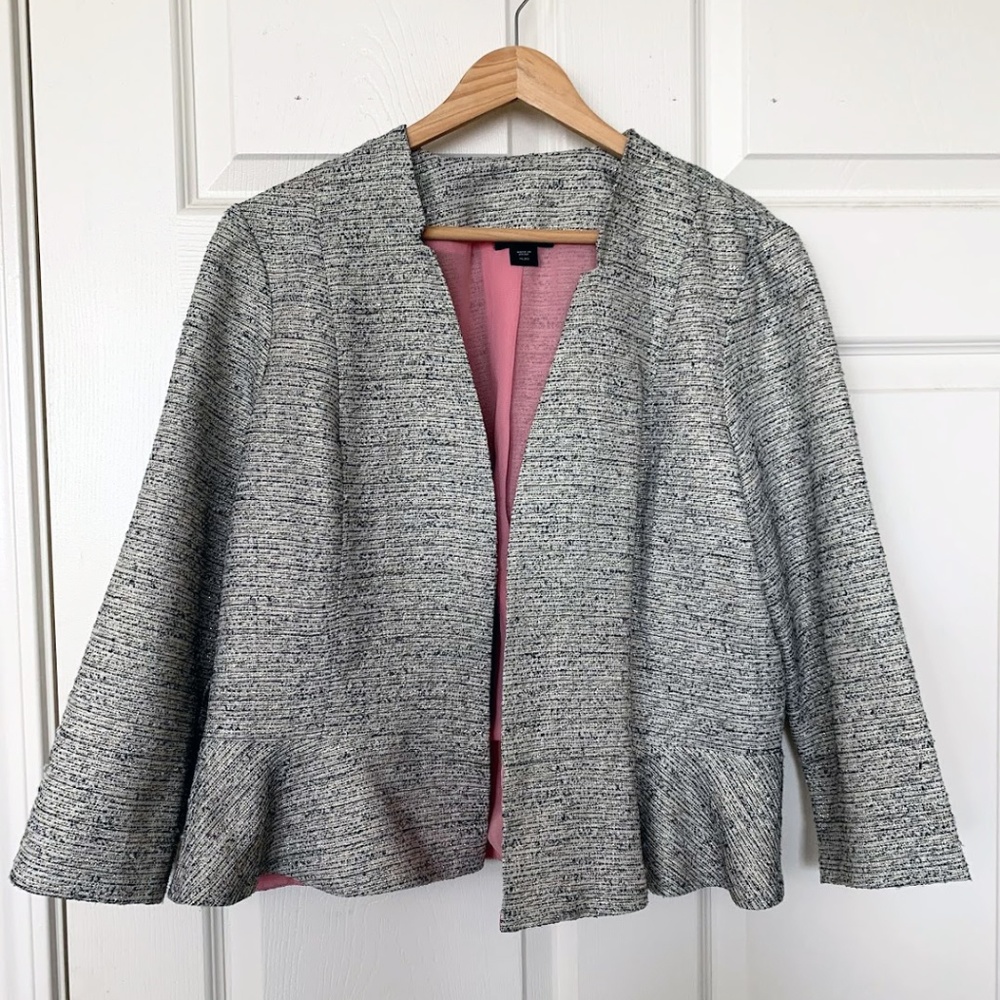 Black and white tweed-like cropped blazer